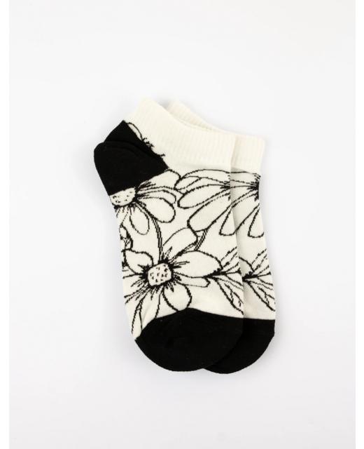 Stella + Gemma Black & White Etched Flowers Socks