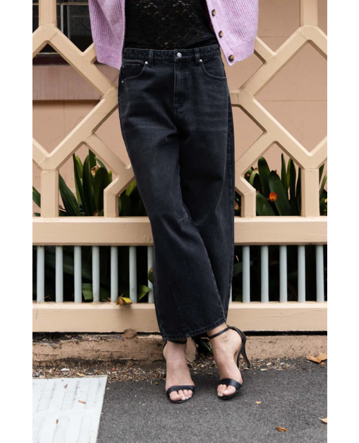 Drama the Label Barrel Jeans