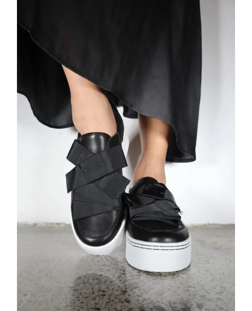 Minx Yoko Sneaker