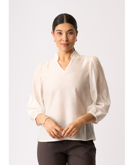 OH3 Appliqued Blouse